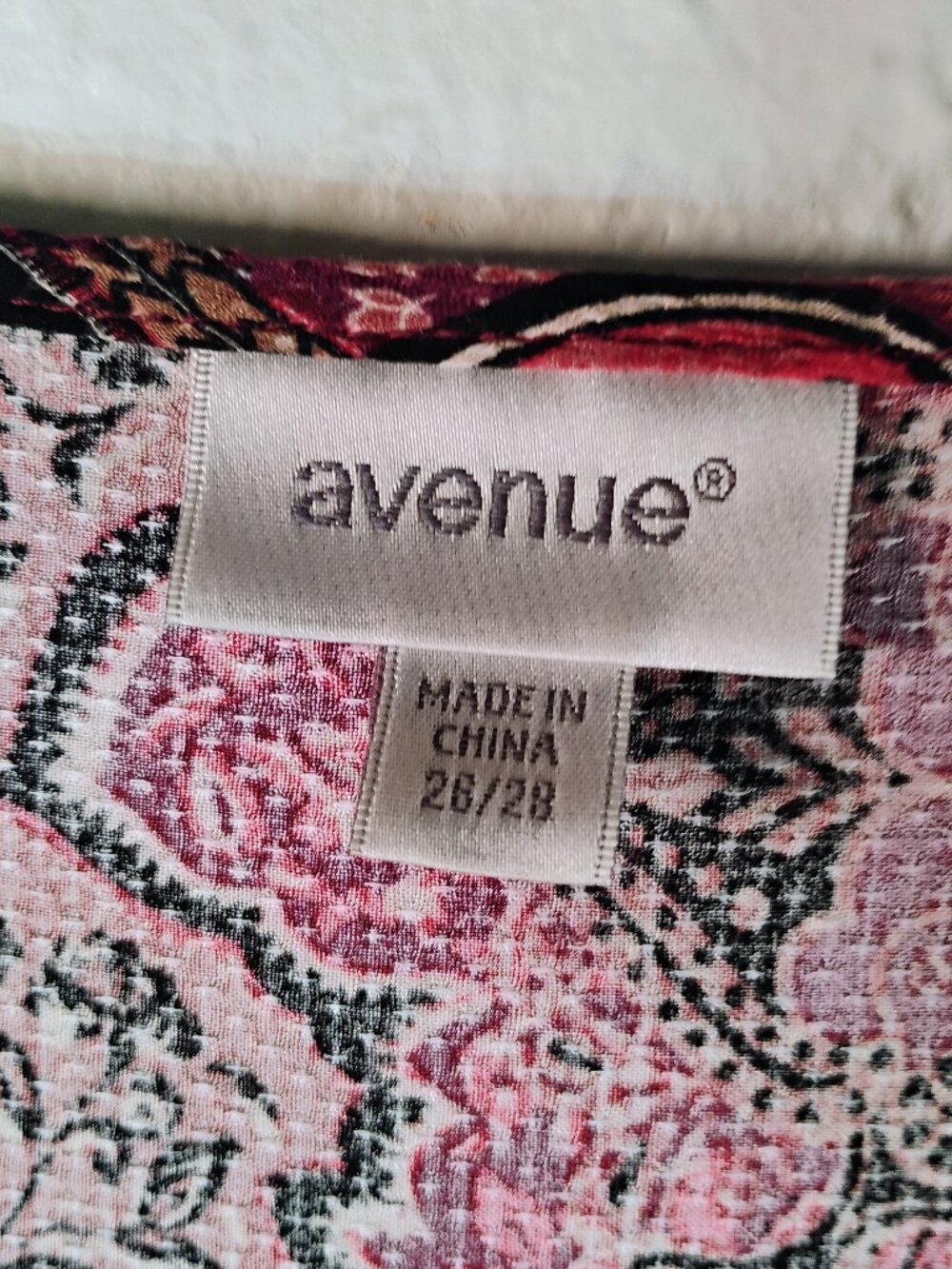Avenue Plus Size Peasant Top – Size 26/28 – Pink & Black Paisley Patchwork - Picture 3 of 10